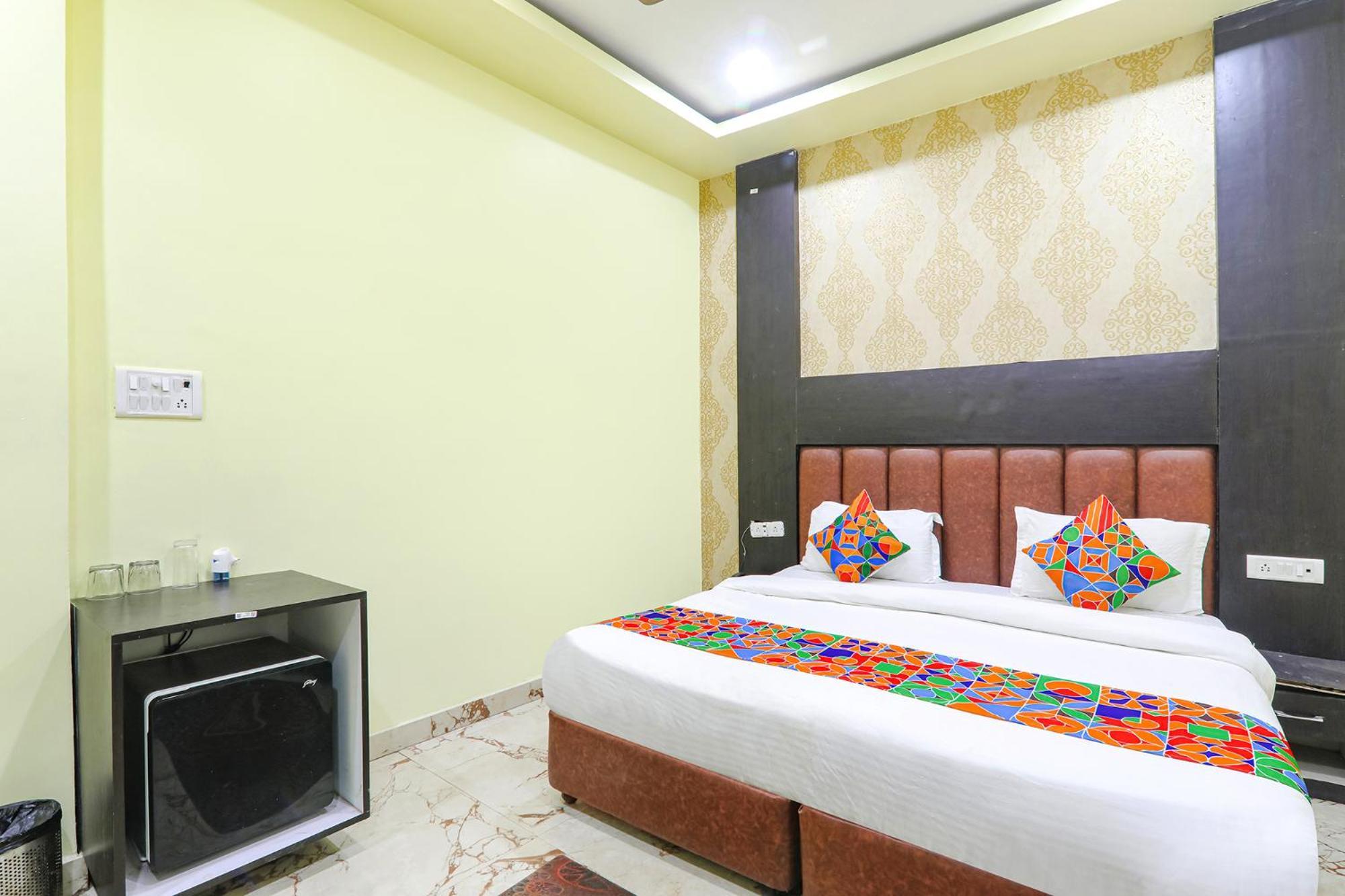 Fabexpress Gs Residency Hotel พาราณสี ภายนอก รูปภาพ